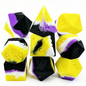 ลูกเต๋าซิลิโคนเปล่าขายส่ง 6 ด้าน สีขาวดำ ลูกเต๋ายางนิ่ม สำหรับงาน DIY ระบายสี พิมพ์โลโก้ตามสั่ง ใช้ในโรงเรียน หรือเกมส์การเรียนการสอน - Product Image 2