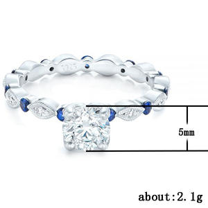 Anello di fidanzamento F160 in oro bianco con diamante taglio brillante rotondo e montatura a pavé, gioiello raffinato da donna - Product Image 5