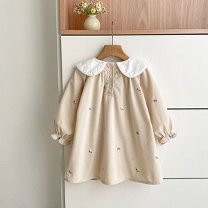 Vestito da Principessa per Bambina con Fiocco Ricamato Beige 0-6 Anni Abito a Maniche Lunghe per Neonata Abbigliamento per Bambine - Product Image 5