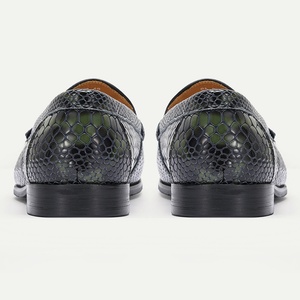 Chaussures de mariage en cuir de vachette haute brillance, texture luxueuse, motif peint à la main, confortables et respirantes, à enfiler - Product Image 4