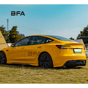 Para el último modelo Tesla 3 de 2023, actualice el kit de cuerpo de la falda lateral del labio delantero y trasero en estilo de flecha oscura - Product Image 6