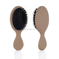 Brosse à extensions capillaires mini ARLANY avec logo personnalisé, finition mate, poils de nylon et de sanglier pour l'entretien quotidien et les extensions capillaires en salon
