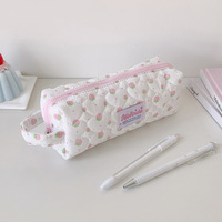 Étui à crayons matelassé en forme de fraise de dessin animé mignon avec compartiments pour filles