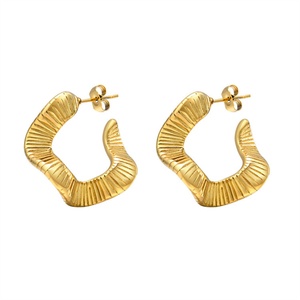 Pendientes de Aro Circulares de Joyería Antideslustre, Pendientes de Aro Irregulares Chapados en Oro de 18k - Product Image 1