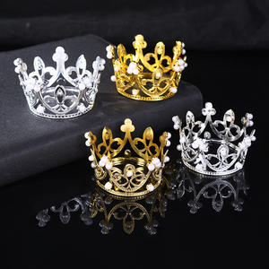 Couronnes en plastique bon marché pour anniversaire, vente d'usine, diadèmes de roi, diadèmes de concours de beauté, diadèmes décoratifs pour enfants, mini couronnes rondes en plastique perlé pour gâteau - Product Image 3