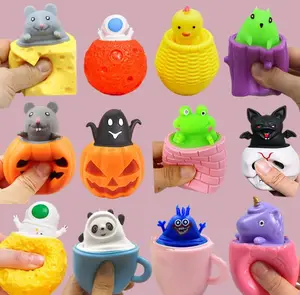 Différents animaux jouets d'écureuil à presser, décompression drôle de souche d'arbre dessin animé Animal Anti-Stress soulagement Squishy cadeaux pour adultes