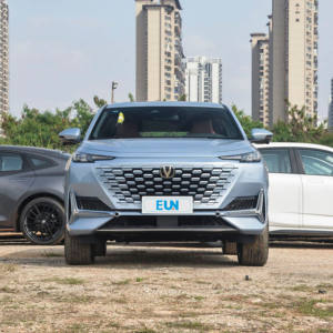 Nouvelle Changan UNI-K 2.0T 2024 Version Mondiale SUV Deux Roues Motrices Boîte Automatique Sièges en Cuir Pneus R21 Carburant Électrique - Product Image 2