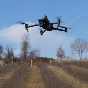 Nouveau Mavic 3M Mavic 3t original : Combine une caméra RGB avec une caméra multispectrale VS P4 Multispectral - Product Image 3