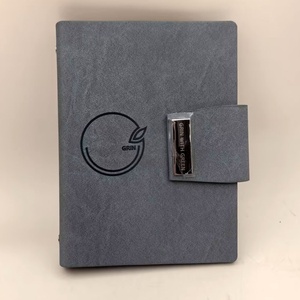 Carpeta de Anillas A5 de Cuero PU de Alta Calidad en Varios Colores, con Ranura para Tarjetas y Ventana para Identificación - Product Image 4