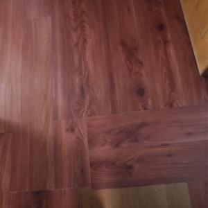 Revêtement <span class=keywords><strong>de</strong></span> <span class=keywords><strong>sol</strong></span> en PVC LVT imperméable et <span class=keywords><strong>adhésif</strong></span> <span class=keywords><strong>de</strong></span> carreaux <span class=keywords><strong>de</strong></span> vinyle <span class=keywords><strong>de</strong></span> luxe - Product Image 5