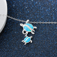 Offre Spéciale – Pendentif Tortue en Opale pour Femme, Design Original Tendance, Idéal Fête des Mères ou Fiançailles, Sertissage Griffe, Chaîne à Maillons
