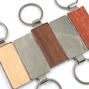 Basso moq di alta qualità in legno naturale acciaio inox <span class=keywords><strong>portachiavi</strong></span> custom auto logo nomi stampati - Product Image 4