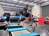 Mini trampoline pliable durable de 130 cm pour entraînement en salle, cadre en acier allié sans filet de protection