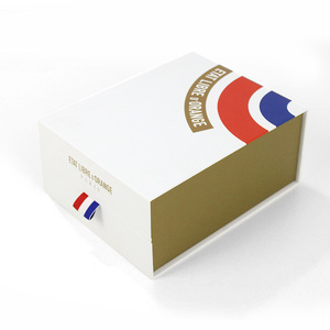 Recyclable Custom Logo Embossing UV Coating Clothing Shoe Folding Packaging Rigid Cardboard Magnetic Gift Box - Product Image 3