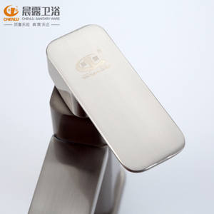 Robinet de lavabo carré brossé Chenlu à trou unique en acier inoxydable, style minimaliste, à poser sur le comptoir - Product Image 4