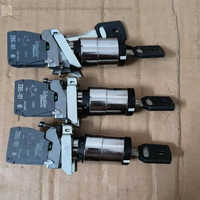 Botón pulsador XB4BD21 de 22 mm, momentáneo, iluminado, para panel de control, estación de operador, interfaz de máquina