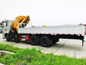 แชสซีรถบรรทุก Shacman M3000 8*4 ราคาถูก พร้อมเครนติดตั้งแบบ Knuckle Boom ยี่ห้อ XCMG น้ำหนัก 28 ตัน มือสอง ขาย - Product Image 4