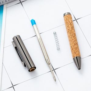Nouveau modèle stylo à bille rotatif en métal PU à motifs de résineux créatif baril de <span class=keywords><strong>Grain</strong></span> de bois publicité cadeau stylo encre noire - Product Image 4