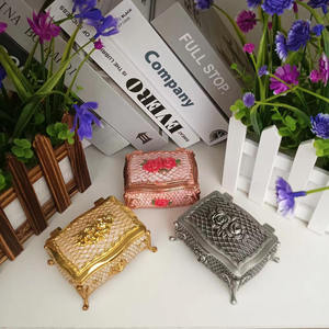 Металлическая шкатулка с золотым покрытием - Product Image 6