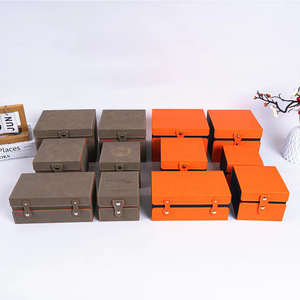 Set di 4 Tazze da Tè in Pelle PU con Confezione Vuota Premium e Scatola Regalo Organizzatore - Product Image 1