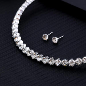 Parure de bijoux en laiton plaqué or et zircon pour femme, style classique étincelant, idéale pour fiançailles et soirées – Meilleures ventes - Product Image 1