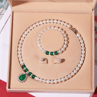 Collier de luxe en fausse perle de coquillage marin, ensemble de bijoux trois pièces pour femmes, chaîne à lame, accessoires de clavicule, cadeau pour la fête des mères