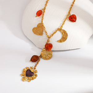 Collar Chapado en Oro Estilo Europeo Americano con Dijes de Corazón y Luna, Colgante de Ámbar, Cadena de Clavícula en Forma de Y Retro, Regalo - Product Image 4