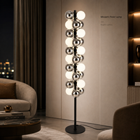 Moderne Stehlampe mit Milchchrom-Glaskugel G9, Sandschwarz, für Wohnzimmer, Neben Sofa oder Sessel, Schlafzimmer, Lounge