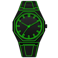 Montre à quartz minimaliste de style antique, boîtier élégant en acier inoxydable, cadran coloré en polycarbonate, bracelet en silicone, étanche 5 ATM