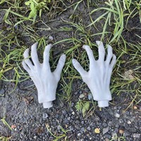 Main de squelette réaliste en plastique pour Halloween, accessoire de déguisement effrayant pour maison hantée, bar et escape room, à partir de 14 ans