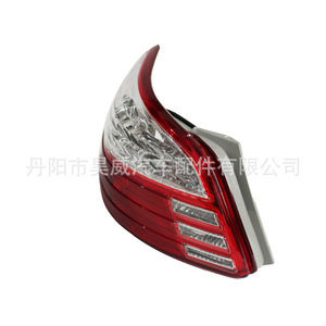 ไฟท้ายสำหรับรถยนต์โตโยต้า วีออส ปี 2010-2013 รุ่น OE 81551-0D360 แบบฮาโลเจน - Product Image 3