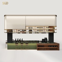 Comptoir de bar en marbre vert, auvent en treillis métallique doré, éclairage LED, présentoir à bouteilles de vin écologique, présentoir à grains de café en noyer