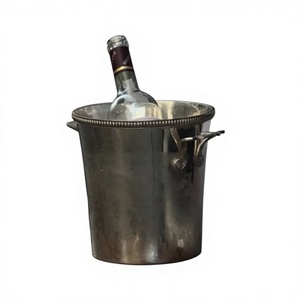 Seau à glace en métal style vintage pour champagne et vin, avec poignées, résistant à l'eau, pour présentation sur comptoir de bar - Product Image 1