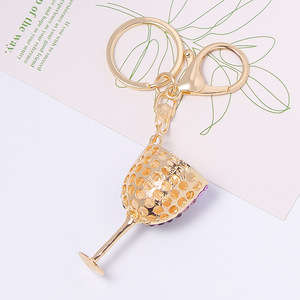 Llaveros <span class=keywords><strong>de</strong></span> moda con micro pavé <span class=keywords><strong>de</strong></span> circonita cúbica en forma <span class=keywords><strong>de</strong></span> copa <span class=keywords><strong>de</strong></span> vino, llaveros <span class=keywords><strong>de</strong></span> metal con letras <span class=keywords><strong>de</strong></span> diamantes <span class=keywords><strong>de</strong></span> imitación, accesorios colgantes. - Product Image 4