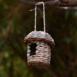 Nid d'oiseau en paille suspendu, artisanat pour la décoration de jardin extérieur, taille moyenne - Product Image 2