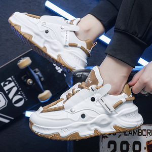 Zapatillas deportivas de plataforma para hombre, con diseño de parches a la moda, con cordones, informales, antideslizantes, con suela gruesa, estilo Dad Shoes para uso diario. - Product Image 1
