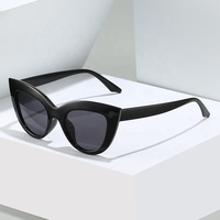 Lunettes de soleil de haute qualité, bon marché, en plastique, forme œil de chat, mode rétro, UV400, lunettes de soleil vintage noires pour femmes