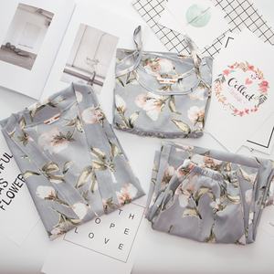 <span class=keywords><strong>H</strong></span>-527 Nouvelle collection Printemps-Été Ensemble de vêtements de nuit pour femme, imprimé floral, comprenant une longue cape, un débardeur à bretelles <span class=keywords><strong>et</strong></span> un ensemble trois pièces, pyjama décontracté pour la maison - Product Image 4