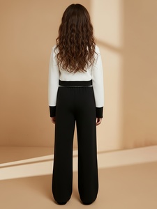 Cardigan Trendy da Ragazza con Scollo a V e Maniche Lunghe, Pantaloni a Vita Alta in Maglia, Bottoni Decorativi Dorati, Completo Morbido in Poliestere/Elastan - Product Image 2