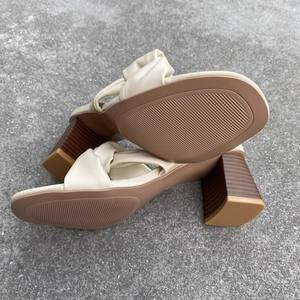 2025 verano nuevo estilo moda correas cruzadas punta abierta tacones altos sandalias de Mujer Sandalias de una pieza - Product Image 5