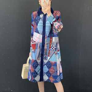 Robe chemise plissée Miyake à col et manches longues, style floral, imprimée, vêtements occidentaux pour femmes, vente en gros en ligne - Product Image 1