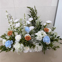 Composition florale artificielle bleue et blanche, chemin de fleurs, rangée de fleurs, chemin de fleurs blanc et bleu pour l'allée de mariage, décoration de mariage