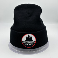 Conception personnalisée Tricot unisexe multicolore acrylique Broderie chaleureuse OEM Casquette de luxe en vrac Bonnet Chapeaux d'hiver