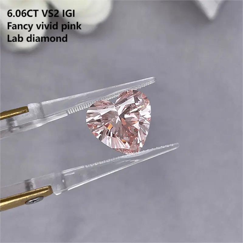 Diamante dal taglio brillante a forma di cuore rosa 6,06 ct ha certificato CVD da laboratorio cresciuto VS2 VVS fantasia rosa vivido hpht diamanti coltivati da laboratorio