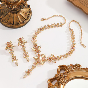 Conjunto de collar y pendientes de cristal con cadena de aleación, estilo explosión transfronteriza europea y americana, de gran impacto, para novia y boda - Product Image 3