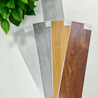 Luxuriöser LVT Klick-PVC-Vinylboden 4mm Wasserdichter SPC WPC Glatte Oberfläche Grafikdesign für Krankenhäuser & Schulen