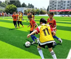 Kualitas terjamin tinggi rumput sintetis hijau untuk taman rumput buatan karpet rumput tikar untuk lapangan sepak bola