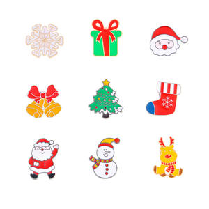 新しいクリスマスバッジデザイン カスタムエナメルピン クリスマスツリー 雪だるま ラペルピン ベル トナカイ キャンディ ソックス サンタ メタルブローチ - Product Image 5