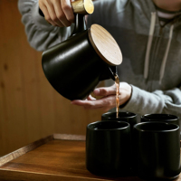 Théière en céramique design personnalisé avec poignée en bois coffret cadeau avec tasse-Vente en gros depuis l'usine de la Chine pour le café et le thé