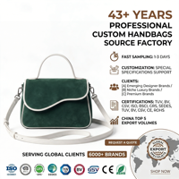 Sac à main en daim vert forêt avec poignée supérieure, passepoil crème et rabat ondulé, élégant et chic pour femme, personnalisable OEM